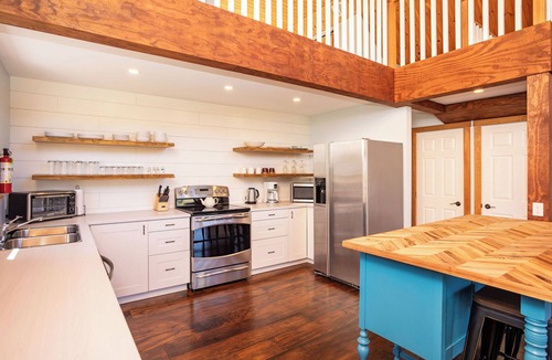 Queens County Cottage | Blue Island retreat- Secluded, Quiet and Welcoming