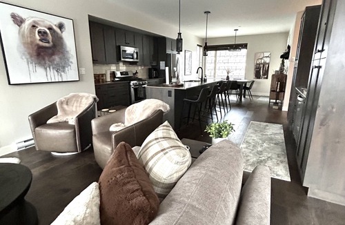 Sun Peaks House | Blue Jaye’s Nest at Echo Landing Unit 44