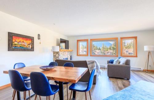 Canmore House | Bluebird - Spacious Luxury Shared Rooftop Hot Tub
