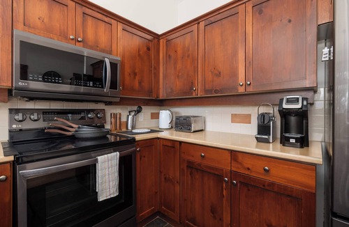 Nordic Estates Apartment | Bluffs - Luxury 2 Bed Ski in Ski out - Views!