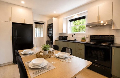 Maizerets Apartment | Boho Chic, 3 Bedrooms, Parking, AC, Unit 8