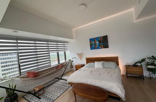 Downtown Edmonton Apartment | Boho Studio Downtown Rogers Views Heated Parking