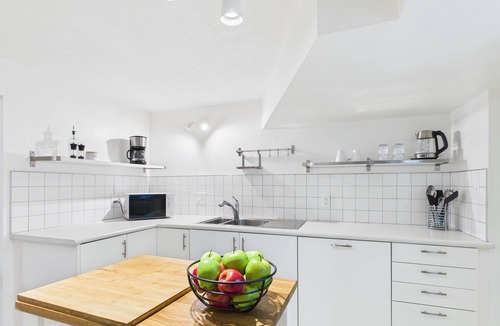Gonzales House | Boutique Garden Living in Oak Bay North