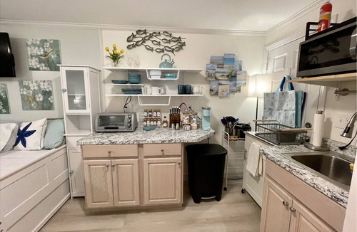 Ogunquit Condo | Boutique Ogunquit Studio! Walking distance to everything - in/outdoor pools!
