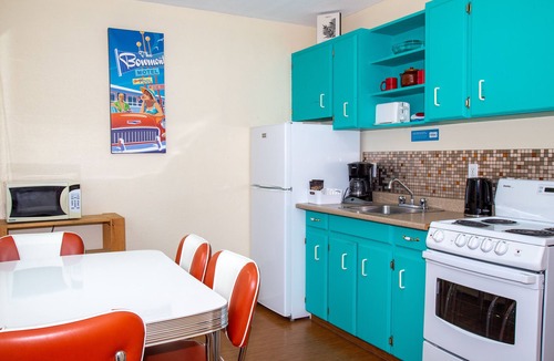 Okanagan-Similkameen Hotel | Bowmont Motel