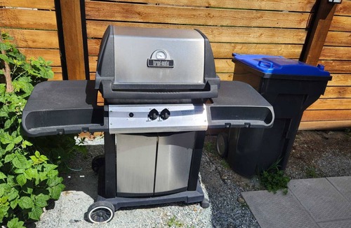 Glenmore House | Brand-New 2BR Okanagan Oasis w/Free Parking
