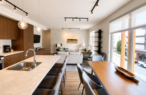 Sidney Apartment | Brand New 3-Bedroom Condo in the Heart of Sidney