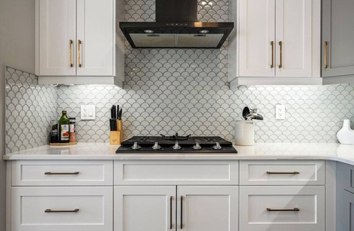 Southwest Calgary House | Brand New | 5 Beds | 2700 sq ft | King Bd | 2TVs