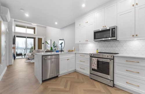 Harrison Hot Springs Condo | Brand New Harrison Hot Springs Lake View!