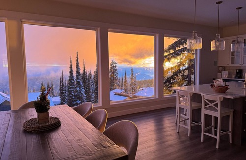 Silver Star Mountain House | Brand new duplex on the Ridge with incredible mountain views and an elevator!