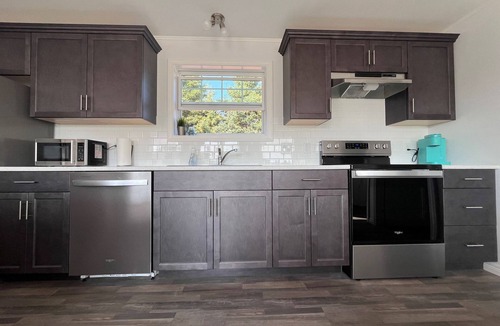 Tryon Cottage | BRAND NEW! Cozy Island beach get-away.