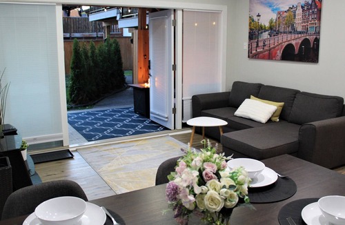 Maple Ridge Apartment | Brand New Dog Friendly Garden Suite with Fast Wifi and Heat Pump Systems