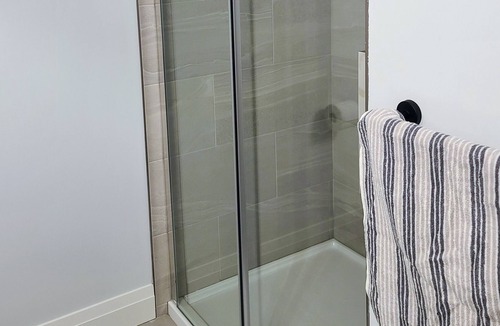 London House | Brand new home, close to eateries/quiet