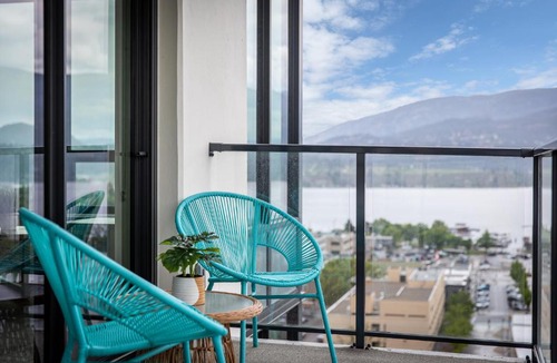 Downtown Kelowna Apartment | Brand New Luxury Downtown Near the Beach #15