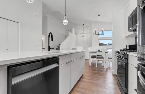 Grande Prairie House | Brand new Stunning Airbnb 3 bed with garage.
