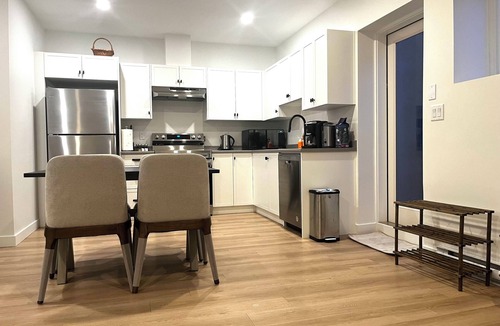 Willoughby House | Brand new suite in Langley close to everything
