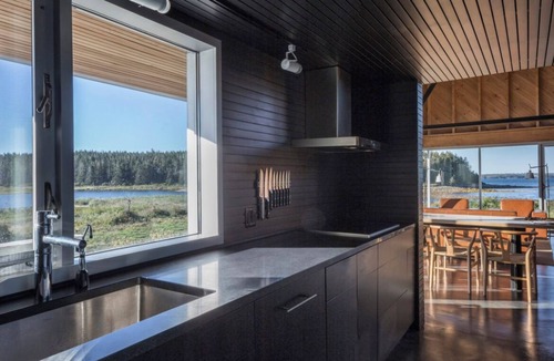 Upper Kingsburg Cottage | Breathtaking contemporary cottage in a south shore beach paradise