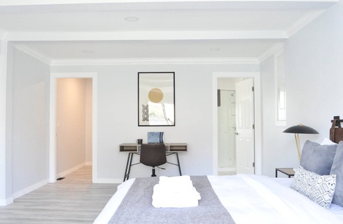 Kamloops House | Breathtaking Thomson River view- 4 bedroom, 3 WC