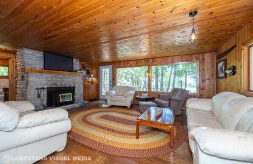 Northern Bruce Peninsula House | Breezy Woods - Tobermory Waterfront