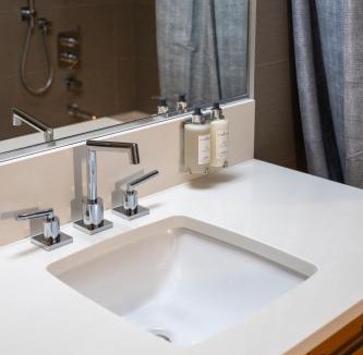 Brentwood Bay Resort | Brentwood Bay Resort - Adults Only - 16 and Older