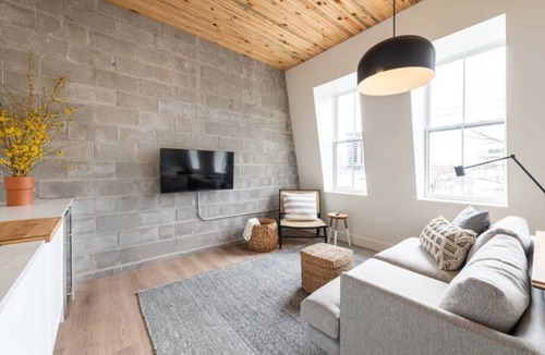 North End Hotel | Brewery Park 2302 - Stylish Contemporary Suite
