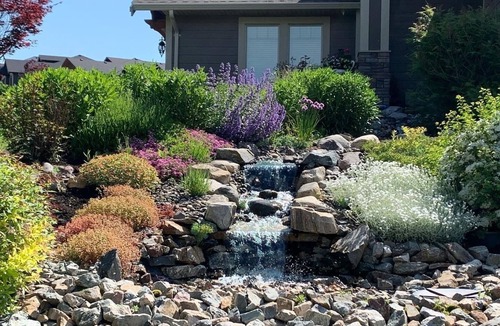 Foothills Apartment | Bright 2 bdrm, 13 minutes from Silver Star/Golf/Lakes