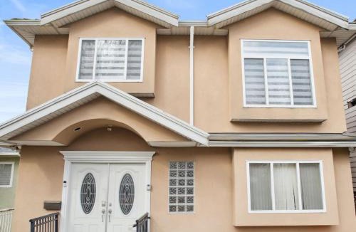 Sunset House | Bright and Comfy 4BR Home Ideal for Families