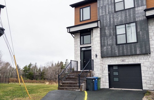 Halifax House | Bright & cozy 3 bedroom house perfect for families