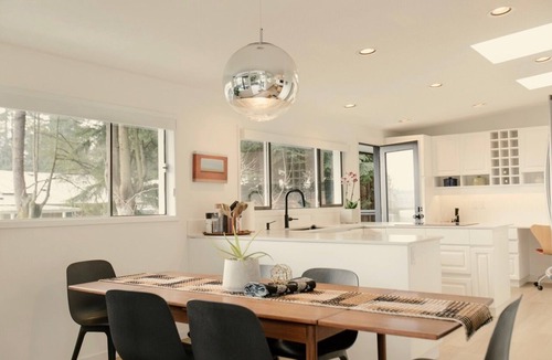 District of North Vancouver House | Bright Modern Home Set In North Shore Mountains