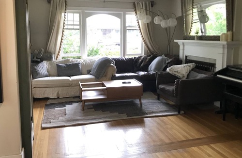 Kitsilano House | Bright open 2 Bdrm in the best location in Kitsilano