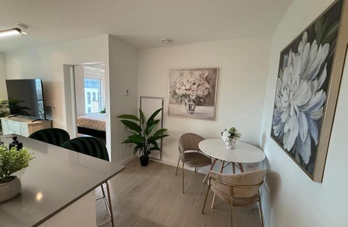 North End Apartment | Bright spotless & modern 1 BR in North End Halifax