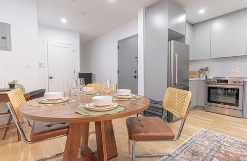 Bushwick House | Bright Studio Duplex w/Backyard & W/D