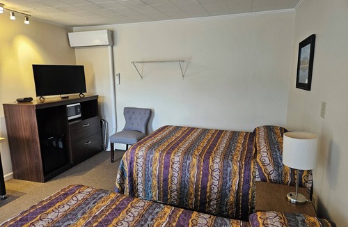 Smyrna Hotel | Brookside Inn