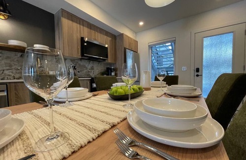 Town Centre Apartment | Brookside Peaks | Downtown | Rooftop Hot Tub