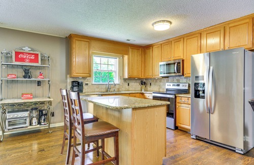 Browns Summit Cottage | Browns Summit Vacation Rental w/Fire Pit!
