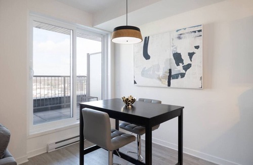 The Triangle Apartment | Buchanan *609* - Midtown Luxe Loft + gym