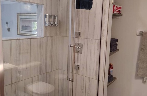 Ucluelet Hotel | Ucluelet/Ocean/King Cove Suite - hot tub access