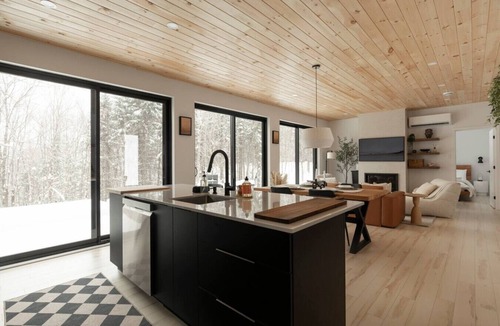 La Conception Cabin | Forest Refuge | Fire HotTub Tremblant 15 min