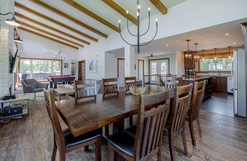 Petite-Riviere-Saint-Francois House | Hôtel à la maison - L'Archibald, spa et montagne!