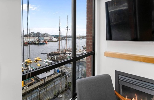 Downtown Victoria Condo | Waterfront Stay with Balcony and BBQ
