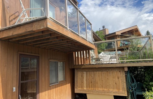 East Kootenay Cabin | Cabin for rent in terravista bc Soak up the sun and sand making memories.