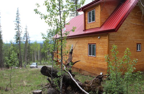 Nordegg Cabin | Cabin Ideal for Artists' /Writers' Retreat