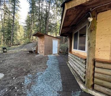 Cultus Lake House | Cabin in the woods @ Cultus Lake