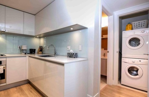 Victoria Park Apartment | Calgary SE 12st Apartment