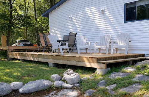 Severn Cottage | Calm Tea Lake Waterfront | Swim, Relax & Explore