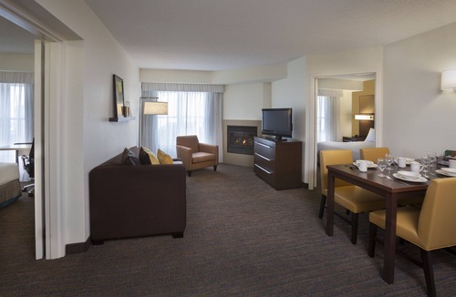Mississauga Hotel | Cambridge Suites Mississauga