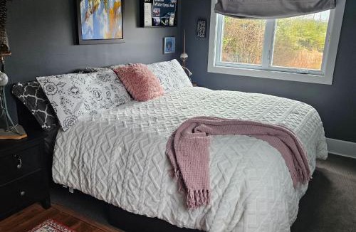 Tangier House | Camp Nova a Cozy Cedar-Clad Cottage in Scenic Tangier, Canada