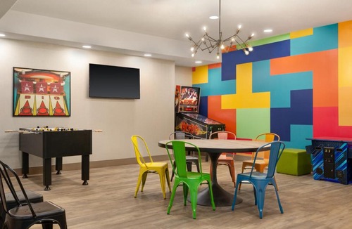 Airdrie Hotel | Canalta Hotel Airdrie
