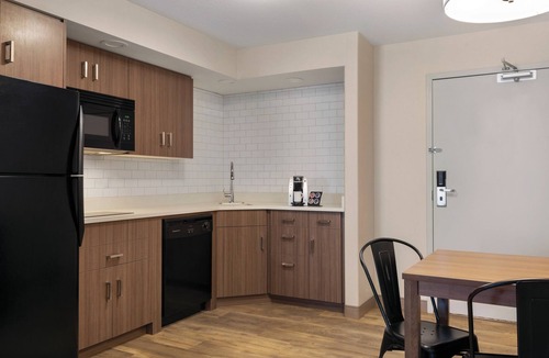 Airdrie Hotel | Canalta Hotel Airdrie