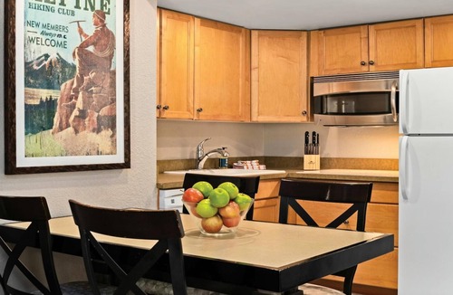 Canmore Resort | Canmore 1BR – Mountain Views, Hot Tub & Banff Access